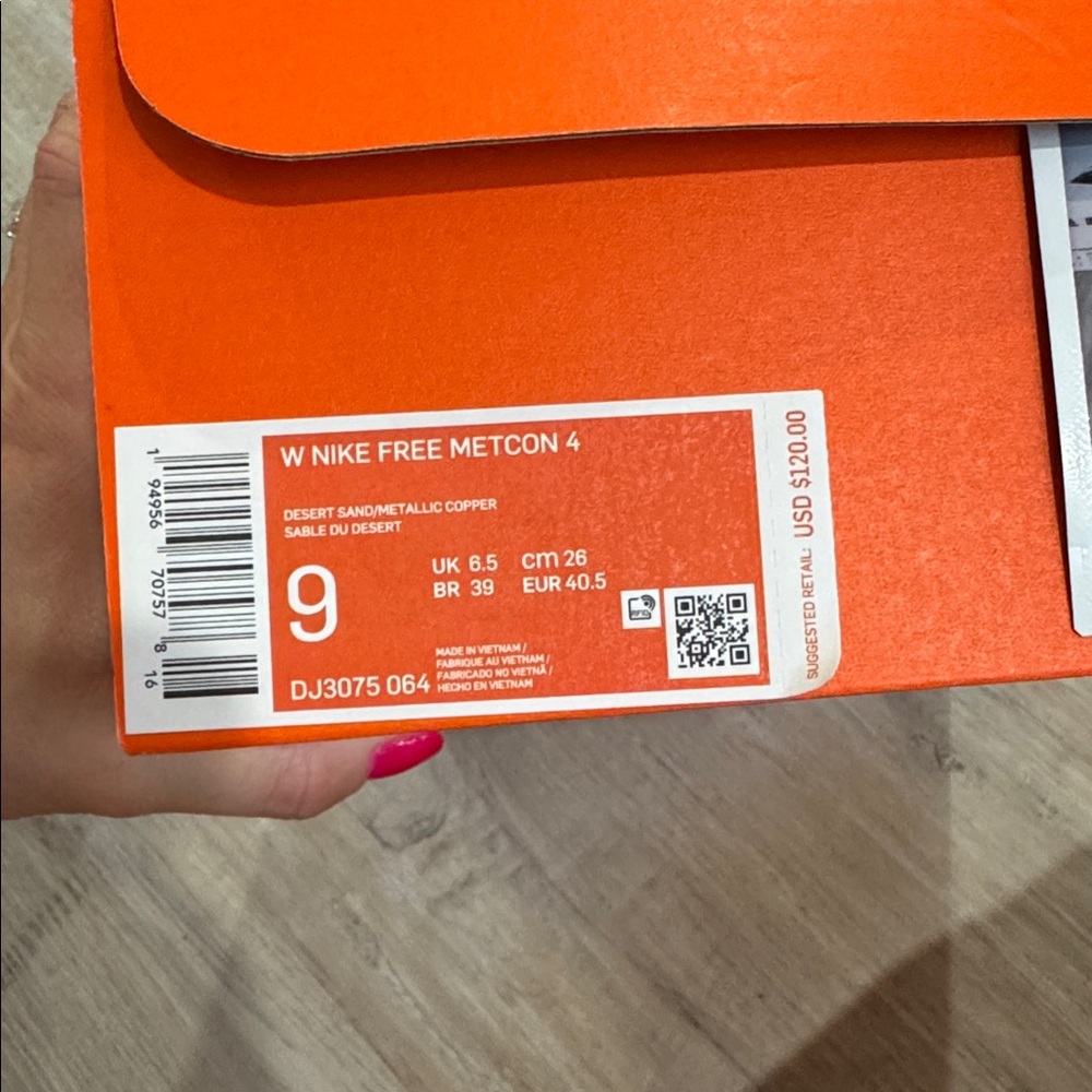 Nike: Worn Once - Metcon 4 Pink and Orange Athletic Sneakers Size 9 - Picture 3 of 3